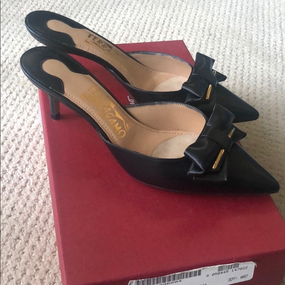NEW Salvatore ferragamo signature bow black leather heel shoes - Picture 4 of 7